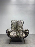 ข่าวล่าสุดของบริษัทเกี่ยวกับ เก้าอี้เก่า Leopard ราคาสูง ภาพยนตร์ของความหรูหราและการใช้งานสําหรับตกแต่งราคาสูง